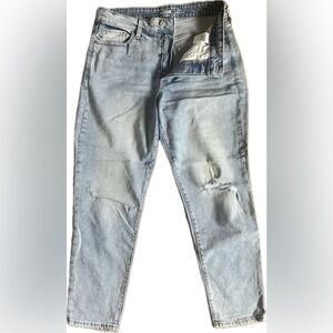 Old Navy OG Straight High Rise button fly distressed jeans. Women’s Size 8